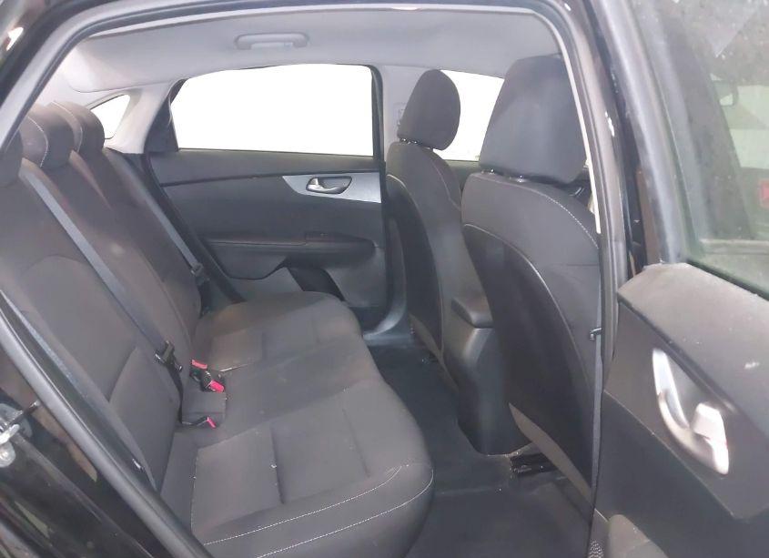 Photo 8 of 2019 Kia Forte LXS (VIN 3KPF24AD7KE139419)