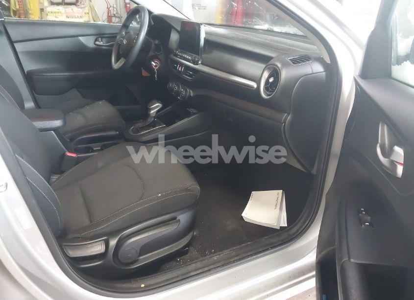 Photo 5 of 2020 Kia Forte LXS (VIN 3KPF24AD7LE143052)