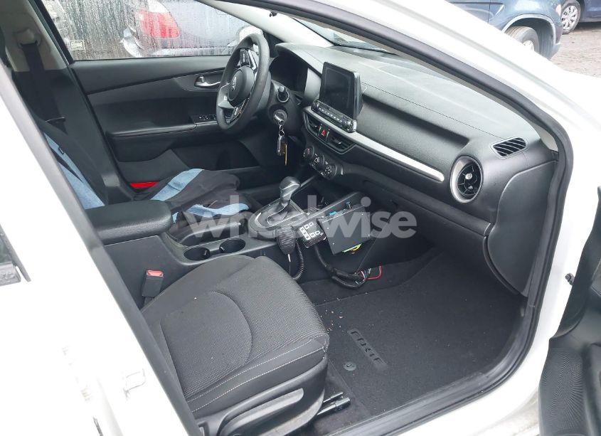 Photo 5 of 2020 Kia Forte LXS (VIN 3KPF24AD7LE172261)