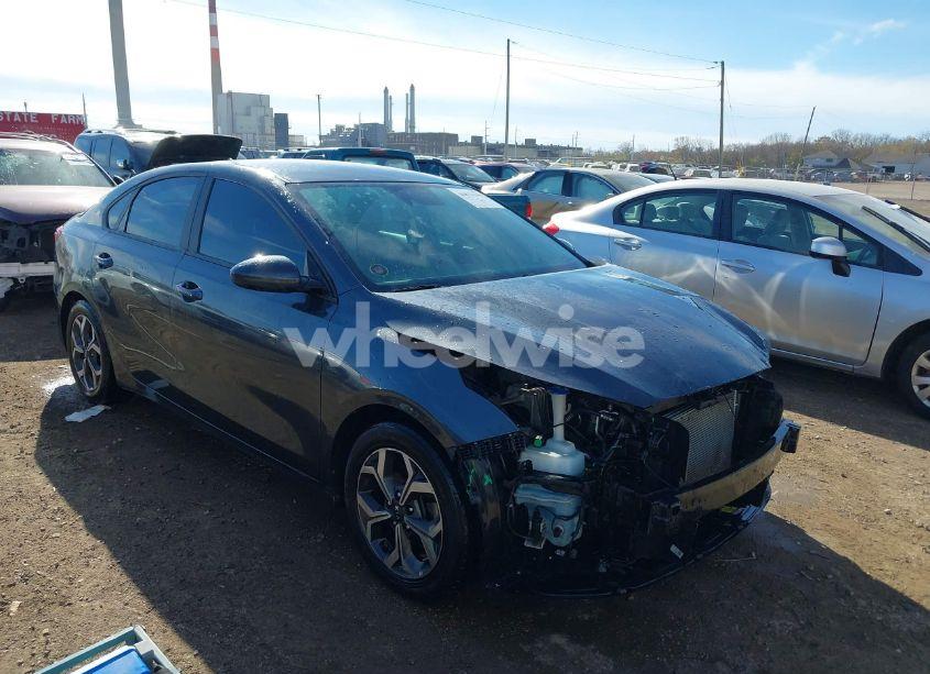2021 Kia Forte LXS (VIN 3KPF24AD7ME265265) main photo