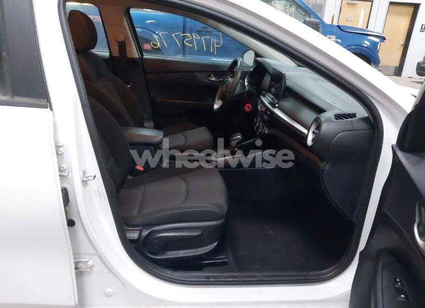 Photo 5 of 2021 Kia Forte LXS (VIN 3KPF24AD7ME266786)