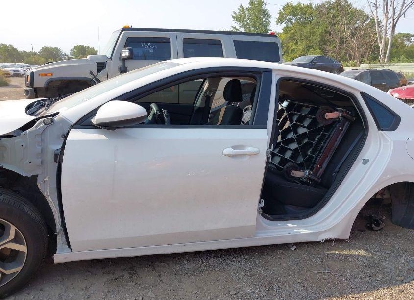 Photo 13 of 2021 Kia Forte LXS (VIN 3KPF24AD7ME288819)