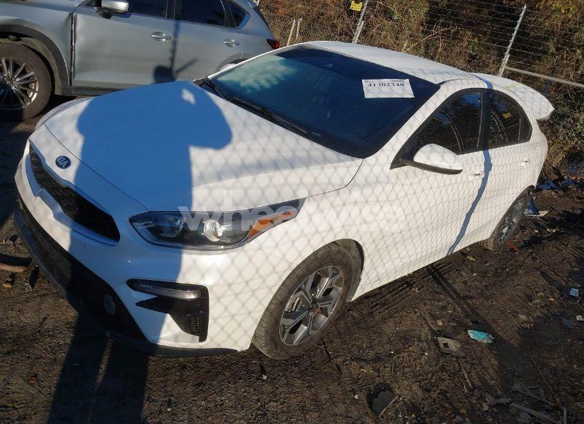 Photo 2 of 2021 Kia Forte LXS (VIN 3KPF24AD7ME295298)