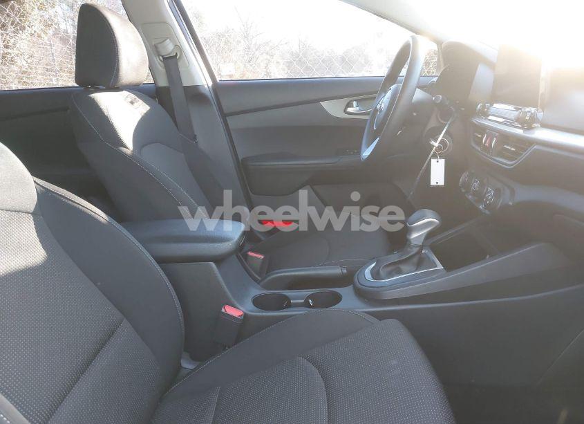 Photo 5 of 2021 Kia Forte LXS (VIN 3KPF24AD7ME295298)
