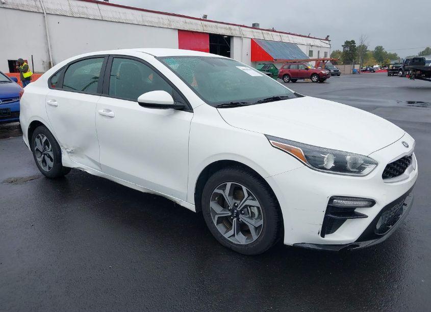 2021 Kia Forte LXS (VIN 3KPF24AD7ME299609) main photo