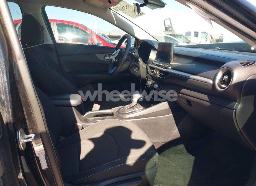 Photo 5 of 2021 Kia Forte LXS (VIN 3KPF24AD7ME299724)