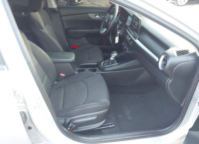 Photo 5 of 2021 Kia Forte LXS (VIN 3KPF24AD7ME306042)