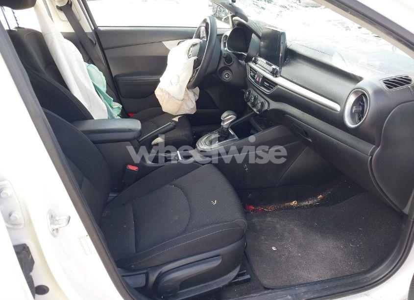 Photo 5 of 2021 Kia Forte LXS (VIN 3KPF24AD7ME321589)