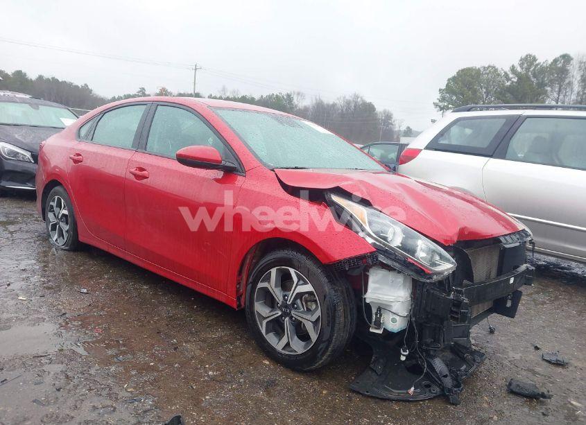 2021 Kia Forte LXS (VIN 3KPF24AD7ME330860) main photo