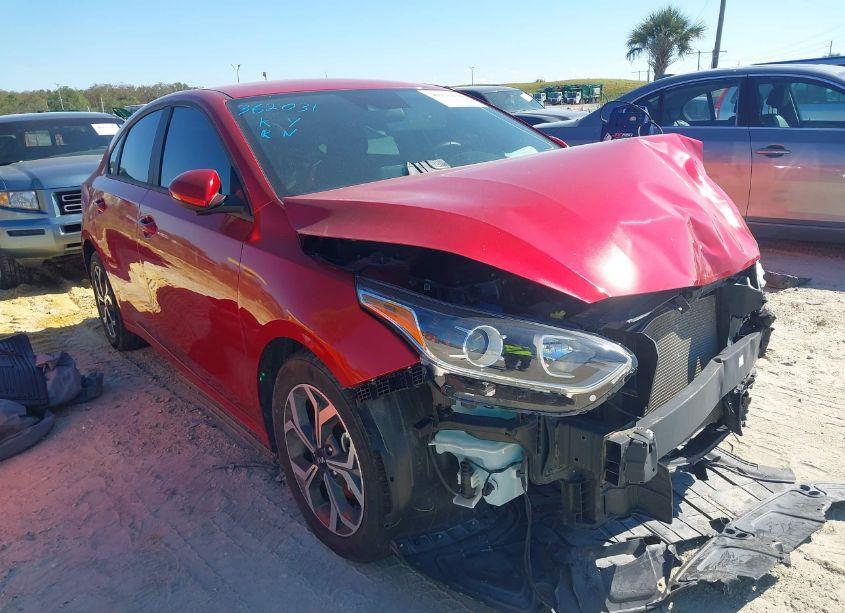 2021 Kia Forte LXS (VIN 3KPF24AD7ME362031) main photo