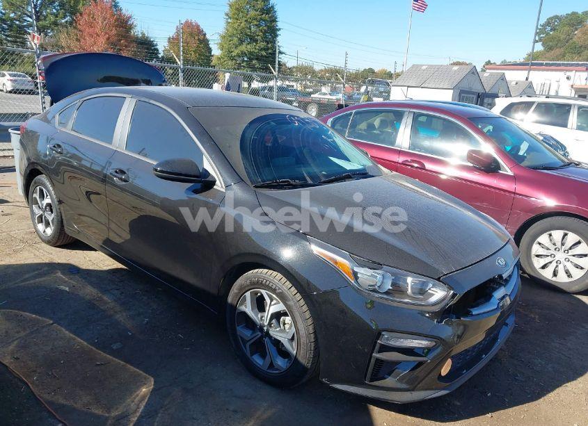 2021 Kia Forte LXS (VIN 3KPF24AD7ME369285) main photo