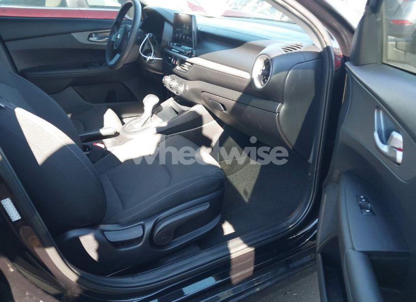 Photo 5 of 2021 Kia Forte LXS (VIN 3KPF24AD7ME369285)