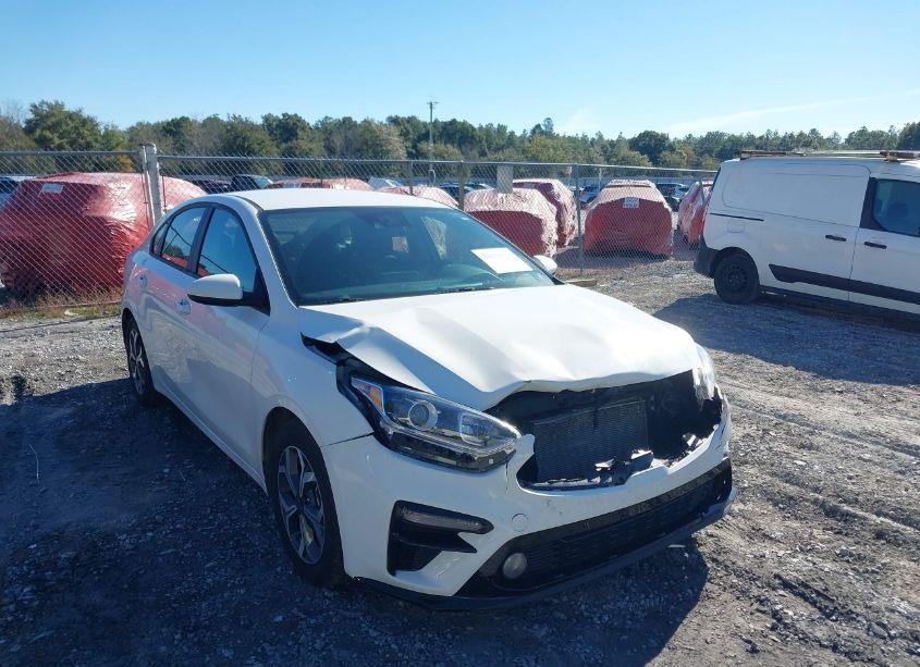2021 Kia Forte LXS (VIN 3KPF24AD7ME372302) main photo