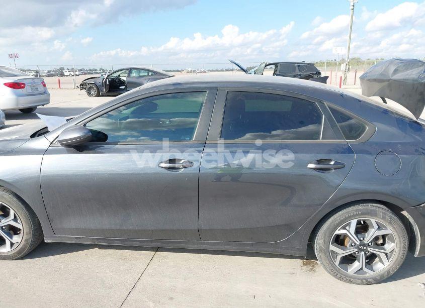 Photo 14 of 2021 Kia Forte LXS (VIN 3KPF24AD7ME373577)