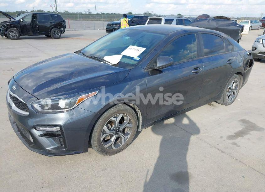 Photo 2 of 2021 Kia Forte LXS (VIN 3KPF24AD7ME373577)