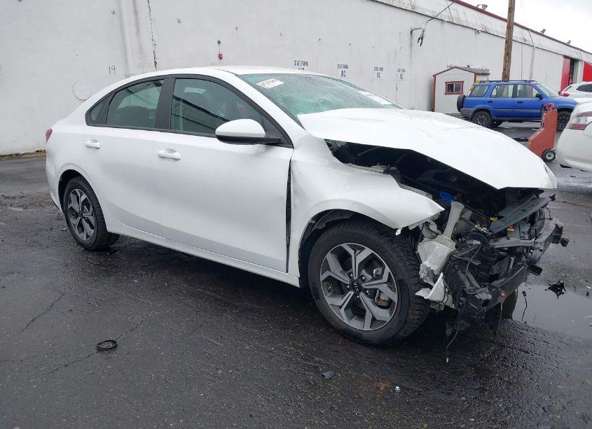 2021 Kia Forte LXS (VIN 3KPF24AD7ME375488) main photo