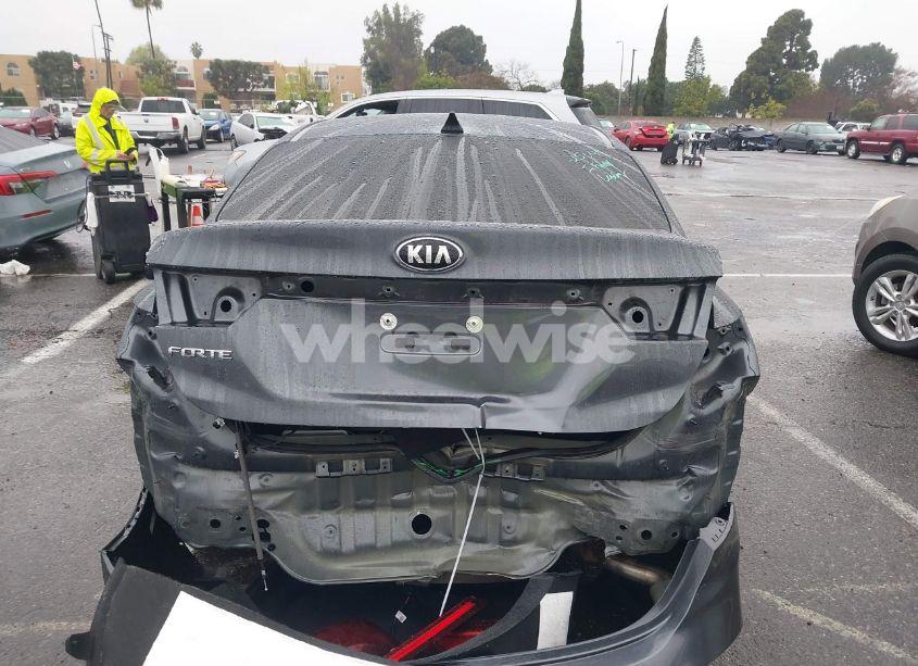 Photo 17 of 2021 Kia Forte LXS (VIN 3KPF24AD7ME376432)