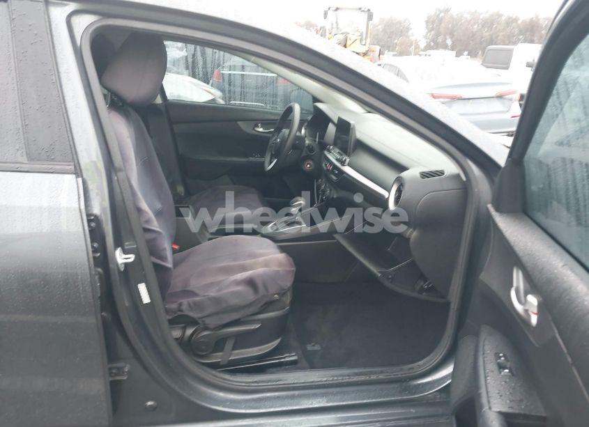 Photo 5 of 2021 Kia Forte LXS (VIN 3KPF24AD7ME376432)