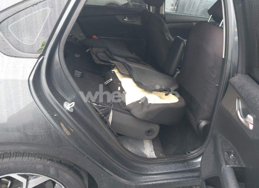 Photo 8 of 2021 Kia Forte LXS (VIN 3KPF24AD7ME376432)