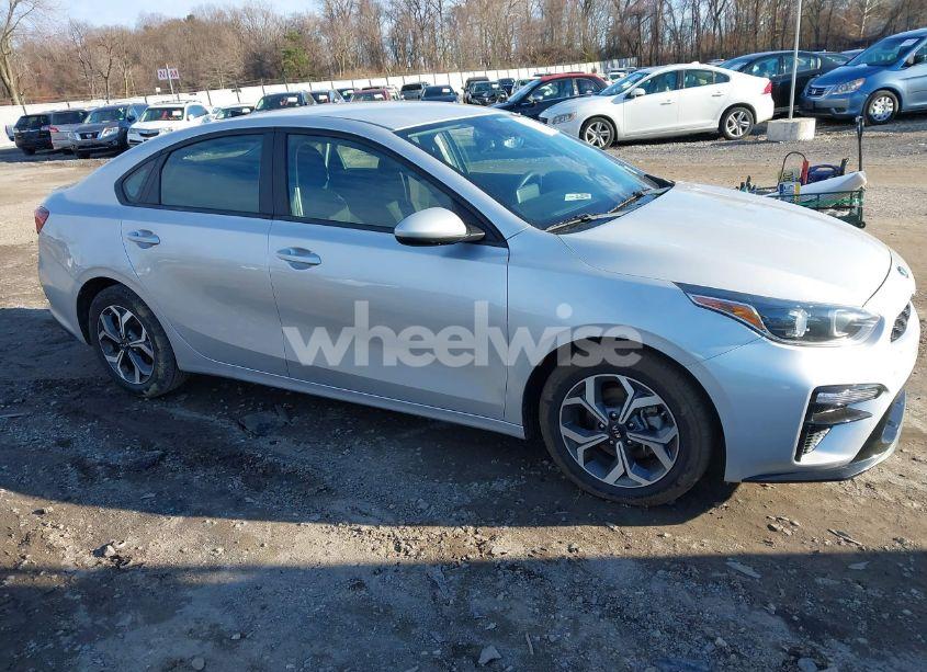 2021 Kia Forte LXS (VIN 3KPF24AD7ME386832) main photo
