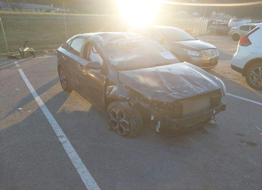 2021 Kia Forte LXS (VIN 3KPF24AD7ME390119) main photo