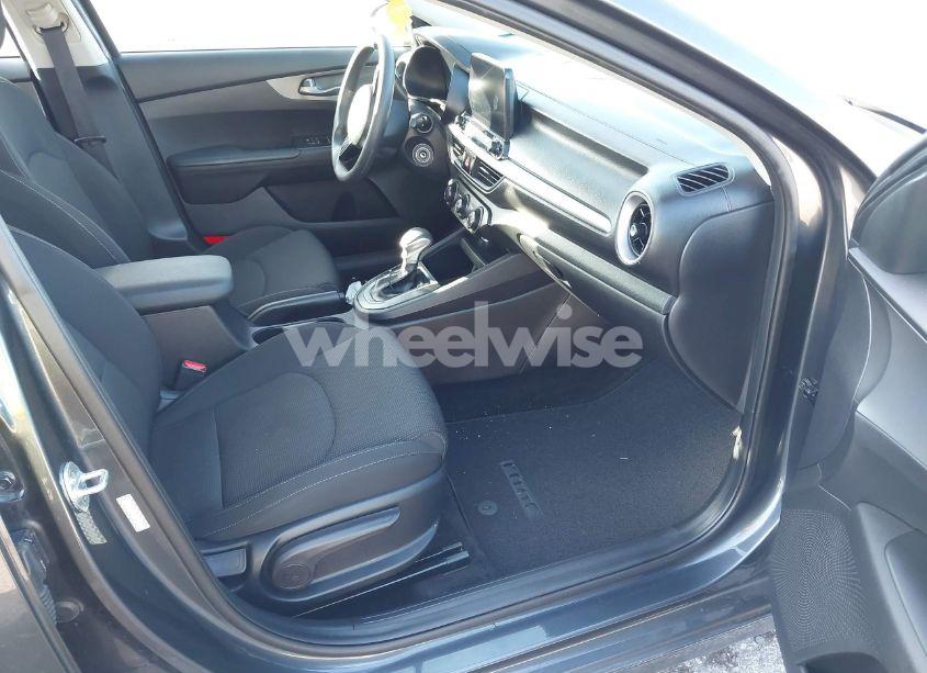 Photo 5 of 2021 Kia Forte LXS (VIN 3KPF24AD7ME391674)