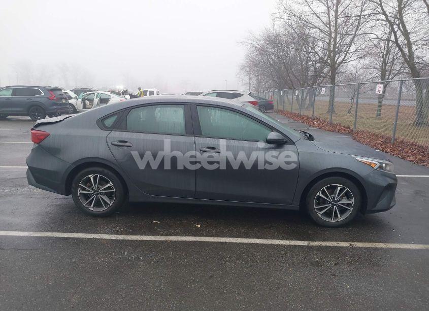 Photo 13 of 2022 Kia Forte LXS (VIN 3KPF24AD7NE431768)