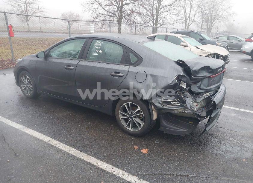 Photo 3 of 2022 Kia Forte LXS (VIN 3KPF24AD7NE431768)