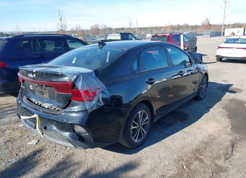 Photo 4 of 2022 Kia Forte LXS (VIN 3KPF24AD7NE438977)