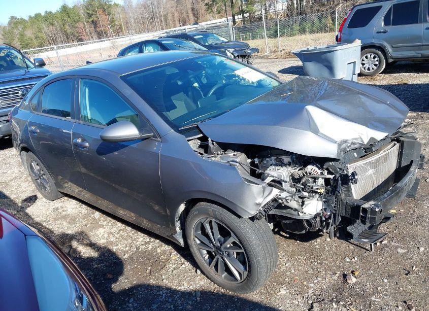 2022 Kia Forte LXS (VIN 3KPF24AD7NE456847) main photo