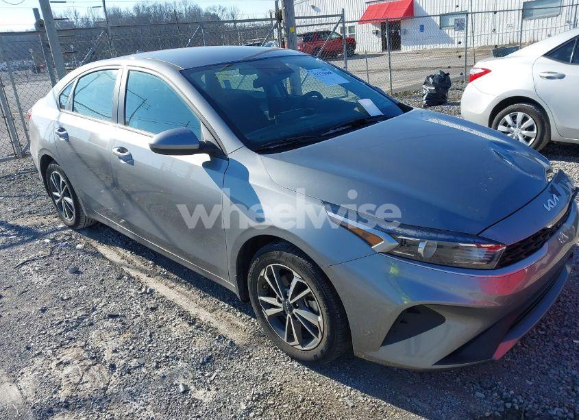 2022 Kia Forte LXS (VIN 3KPF24AD7NE465144) main photo