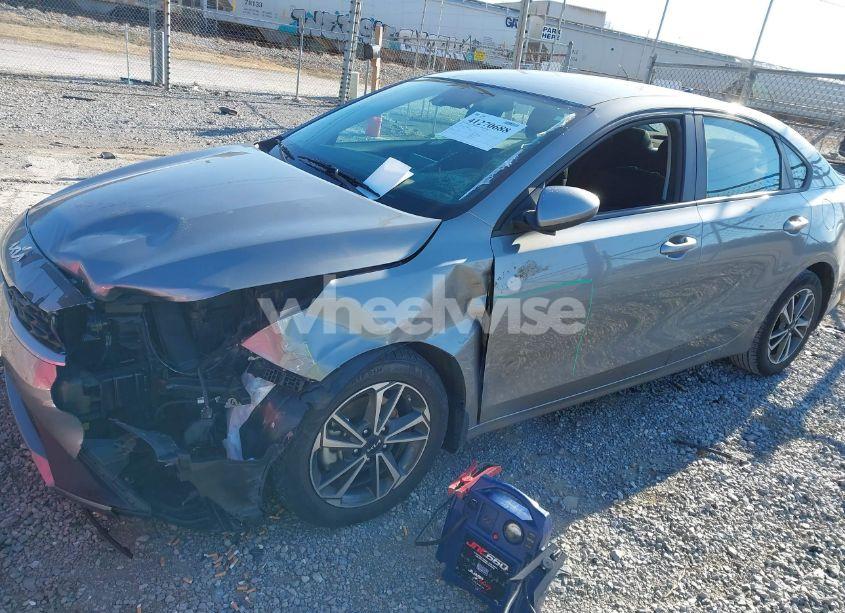 Photo 2 of 2022 Kia Forte LXS (VIN 3KPF24AD7NE465144)