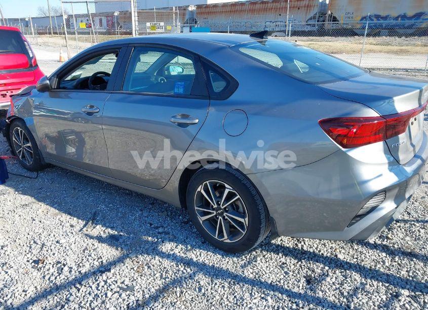 Photo 3 of 2022 Kia Forte LXS (VIN 3KPF24AD7NE465144)