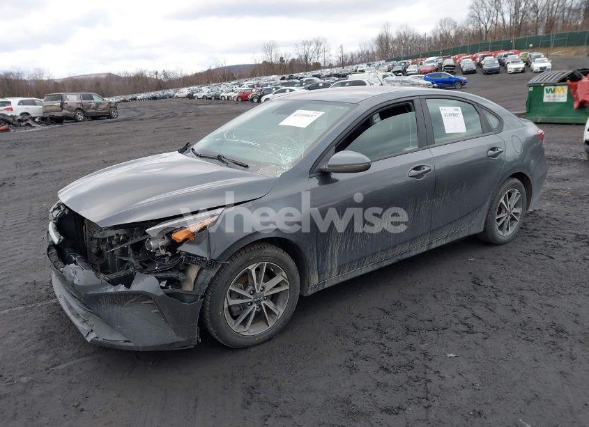 Photo 2 of 2022 Kia Forte LXS (VIN 3KPF24AD7NE471476)