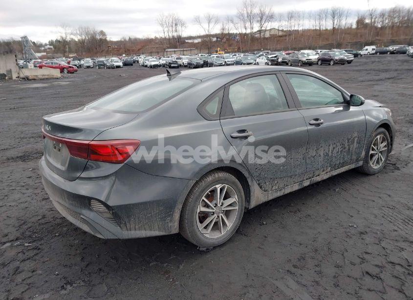 Photo 4 of 2022 Kia Forte LXS (VIN 3KPF24AD7NE471476)