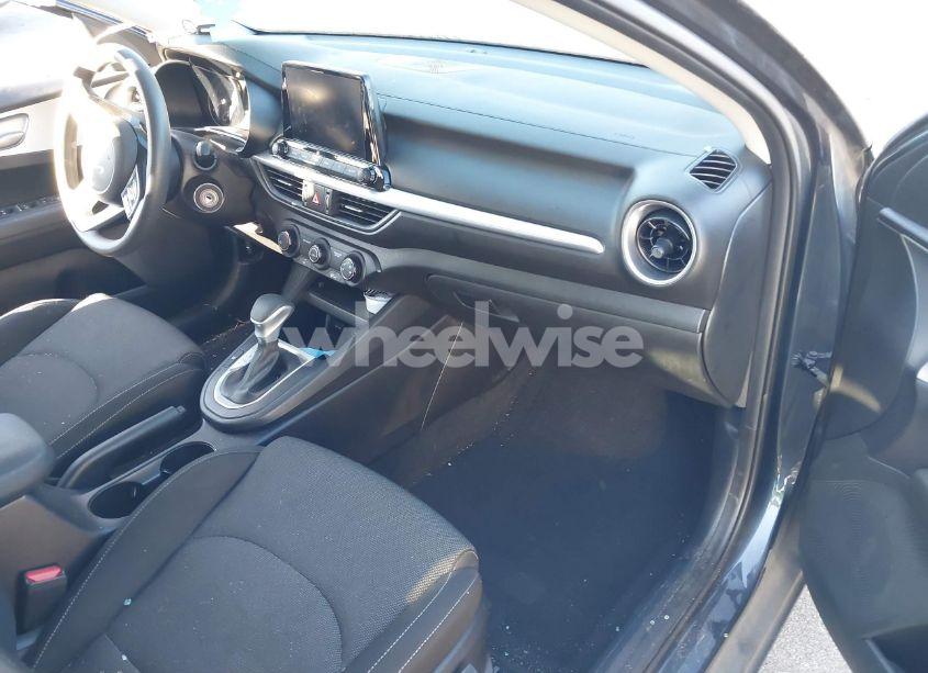 Photo 5 of 2022 Kia Forte LXS (VIN 3KPF24AD7NE471929)