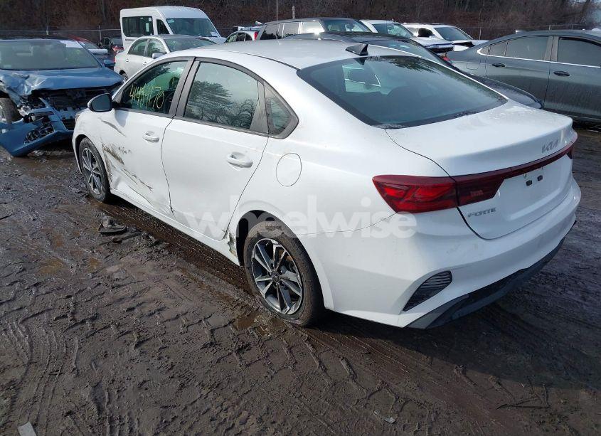 Photo 3 of 2022 Kia Forte LXS (VIN 3KPF24AD7NE487788)