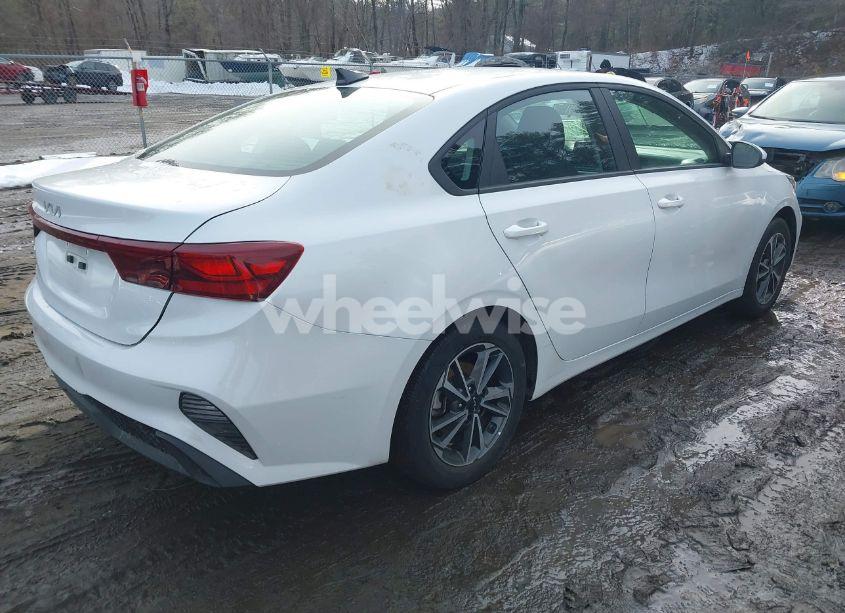 Photo 4 of 2022 Kia Forte LXS (VIN 3KPF24AD7NE487788)