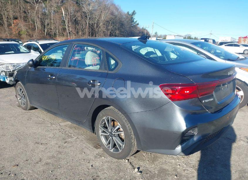 Photo 3 of 2022 Kia Forte LXS (VIN 3KPF24AD7NE488763)