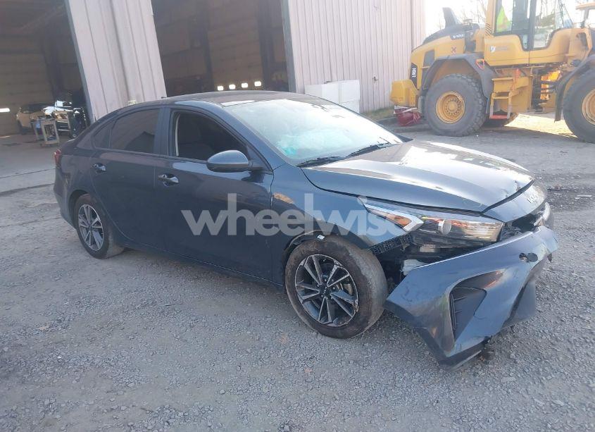 2023 Kia Forte LXS (VIN 3KPF24AD7PE537396) main photo