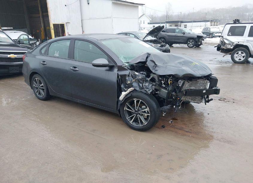 2023 Kia Forte LXS (VIN 3KPF24AD7PE606510) main photo