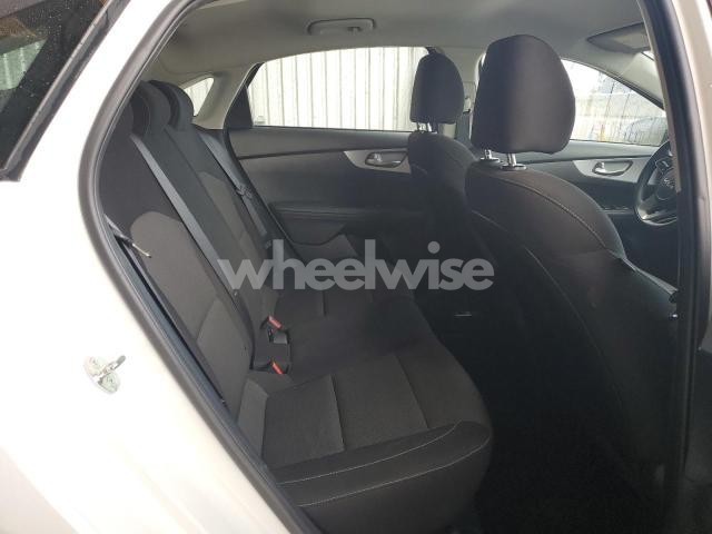 Photo 6 of 2023 KIA FORTE LX (VIN 3KPF24AD7PE607043)