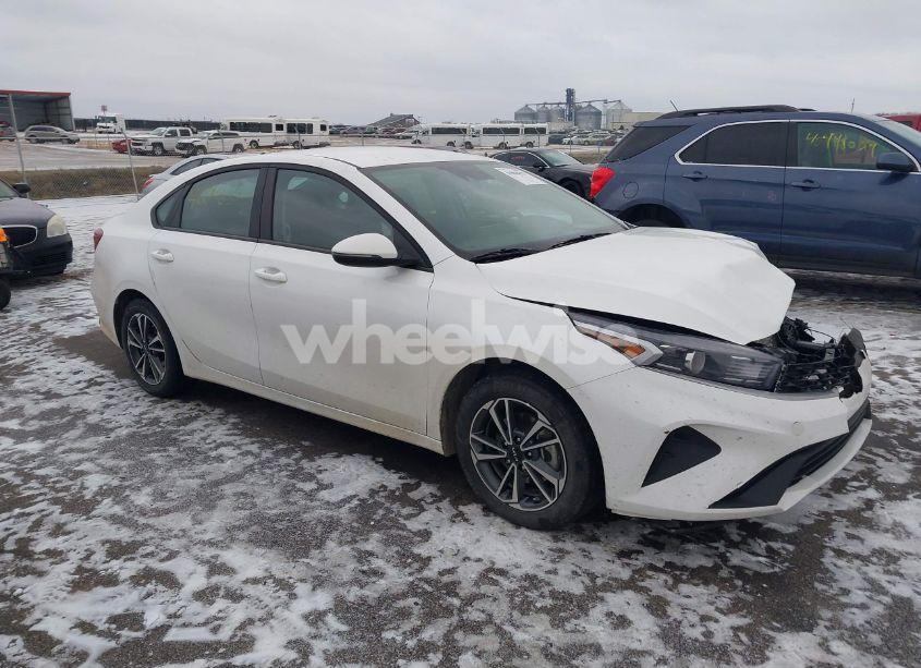 2023 Kia Forte LXS (VIN 3KPF24AD7PE620410) main photo