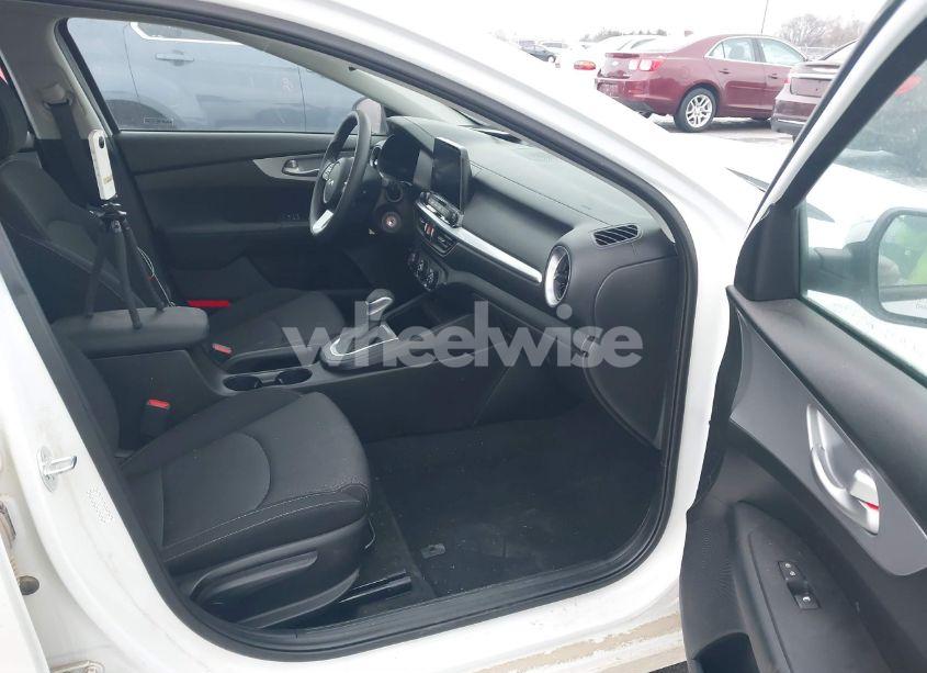 Photo 5 of 2023 Kia Forte LXS (VIN 3KPF24AD7PE620410)