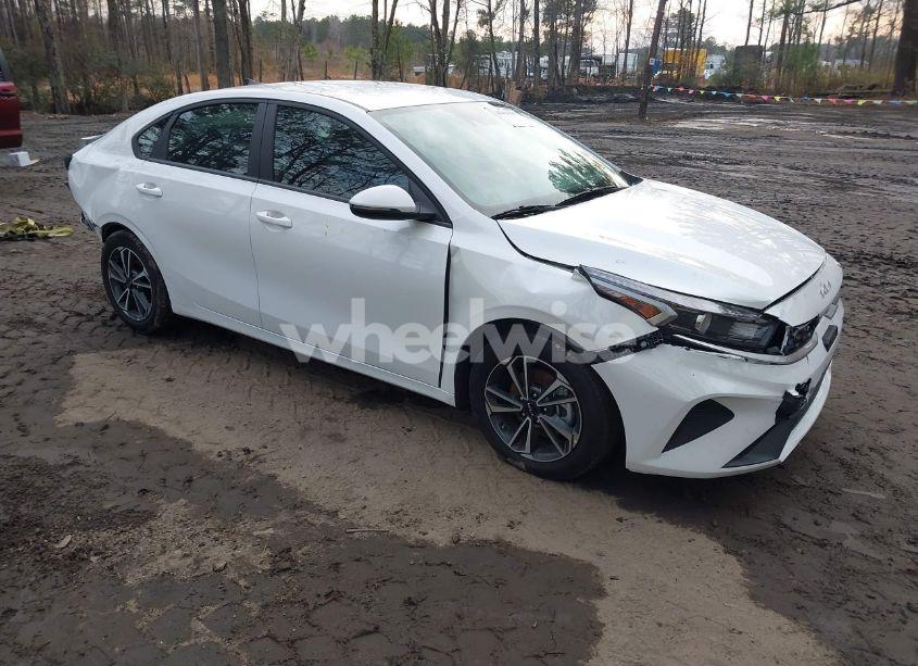 2023 Kia Forte LXS (VIN 3KPF24AD7PE675519) main photo