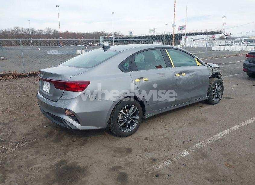 Photo 4 of 2024 Kia Forte LXS (VIN 3KPF24AD7RE706870)