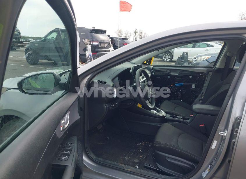 Photo 5 of 2024 Kia Forte LXS (VIN 3KPF24AD7RE706870)