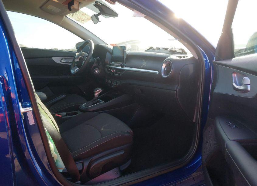 Photo 5 of 2024 Kia Forte LXS (VIN 3KPF24AD7RE737570)