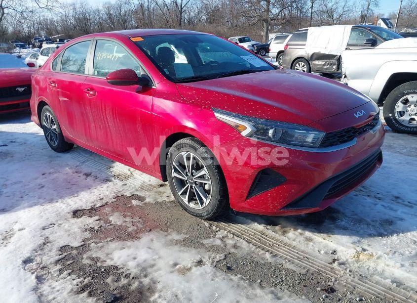 2024 Kia Forte LXS (VIN 3KPF24AD7RE751288) main photo