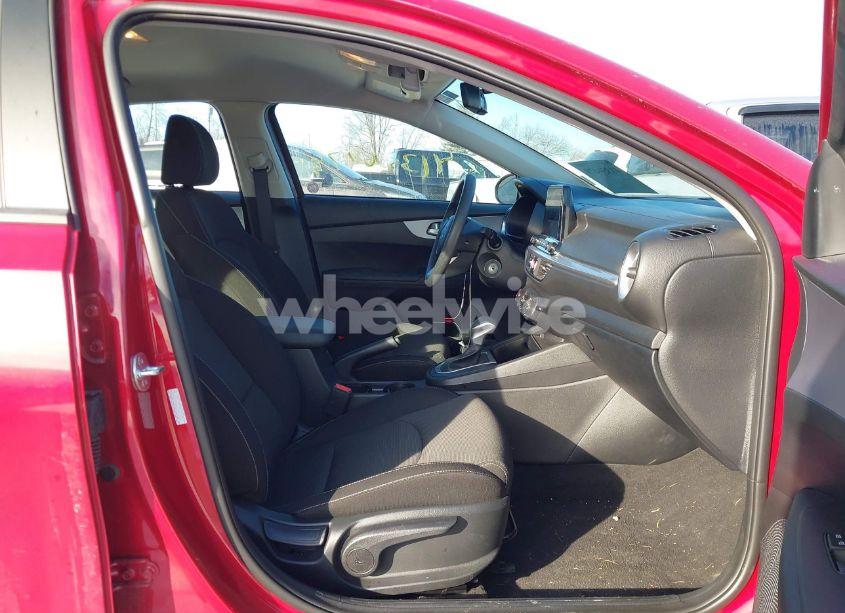 Photo 5 of 2024 Kia Forte LXS (VIN 3KPF24AD7RE751288)